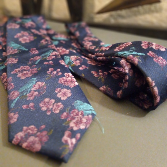 Bar III Purple Bluebird Mockingbird Mens Tie - Picture 3 of 5
